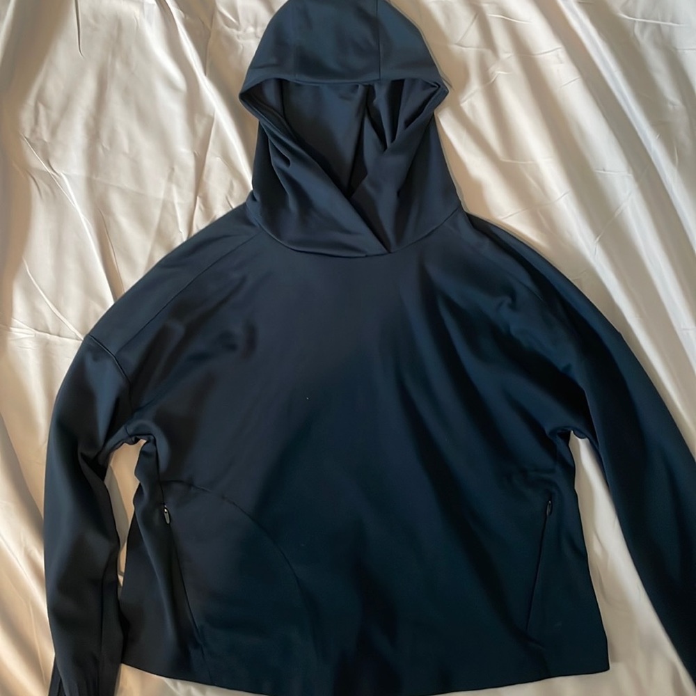 Lululemon cropped sweatshirt
